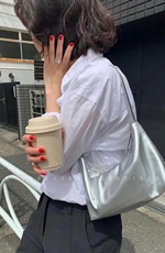 чемодан c1988韩代 dearni牛皮银色斜挎包包真牛皮 韩国正品 tr07634221