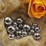 Брелок ручной работы, глянцевый аксессуар, бусины, украшение-шарик, 2мм