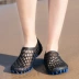 Nam Mùa Hè Giày Có Lỗ Thoải Mái Chịu Mài Mòn Giày Sandal Lái Xe Trôi Giày Đi Biển Nữ Đế Mềm Cặp Đôi giày Đi Biển giày sandal nam chống nước Rainshoes