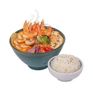 Том Ям с морепродуктами, рисом и хетайской кислой лапшой