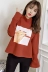 2018 đầu mùa thu mới Hàn Quốc phiên bản của cổ áo trumpet tay áo in áo len của phụ nữ đầu lỏng mỏng thời trang dài tay áo sơ mi Áo len
