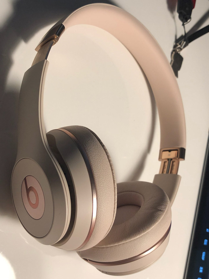 beats头戴式无线蓝牙耳机