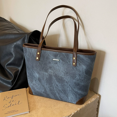 Универсальная вместительная и большая сумка через плечо