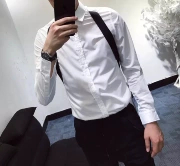2019 mới khâu trắng đen dây đeo áo sơ mi dài tay nam phiên bản Hàn Quốc của thời trang tự tu luyện cá tính tóc stylist áo thủy triều - Áo