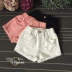 Cô gái đen trắng quần short denim mùa hè bông lỗ trẻ em Hàn Quốc phiên bản của trẻ em lớn phần mỏng quần nóng bên ngoài mặc thoi trang tre em Quần jean