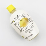 Выпечка сырых ингредиентов лефана сицилийские лимонные кремовые кремовые яиц и яйца проходят желтый лимонный сок 200 мл