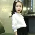 Trẻ em mặc áo 2018 mùa xuân và mùa thu trẻ em Hàn Quốc phiên bản của màu rắn cô gái lớn bông hoang dã đáy áo sơ mi trắng dài tay áo áo sơ mi cho bé gái 12 tuổi Áo sơ mi