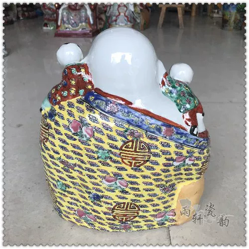 Ценность рекомендуется Jingdezhen Ceramics Antique Powder Color Sculpture Wufu Linmen Buddha