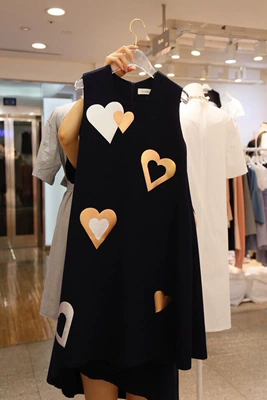 2018 mùa hè mới tình yêu in ấn Một phông chữ trong dài tay áo của phụ nữ thời trang giản dị Hồng Kông váy áo kiểu nữ đẹp tuổi 35 Sản phẩm HOT