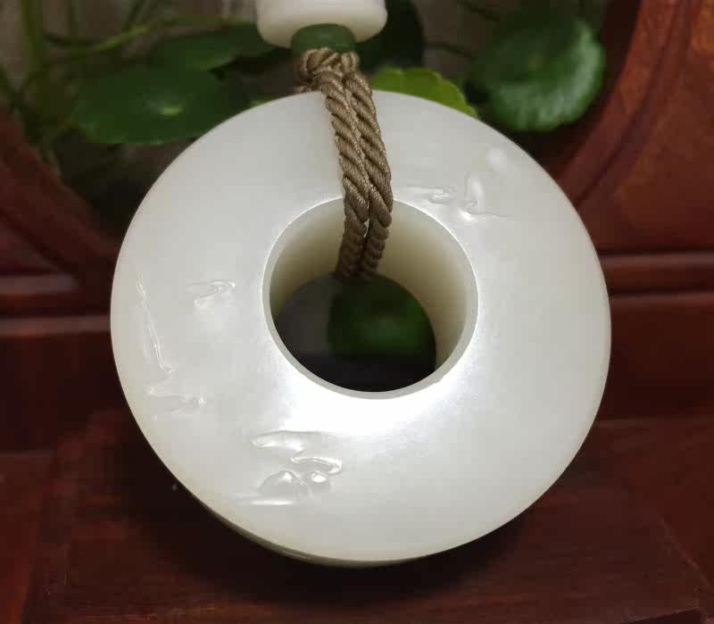 收藏级重器 罗荷清赏 陈冠军作镯芯把件 新疆和田籽玉 111.8克