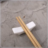 10 Установленные керамические палочки для палочек на полке