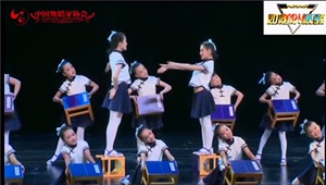 Thứ chín Xiaohe phong cách cuốn sách âm thanh Lang Lang 诵 đạo đức hiệu suất quần áo trẻ em cuốn sách trẻ em học của trẻ em biểu diễn múa quần áo