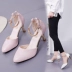 Xuân hè mới 2018 phiên bản Hàn Quốc thời trang hoang dã mũi nhọn stiletto sandal một chữ khóa giày rỗng cao gót gợi cảm Sandal