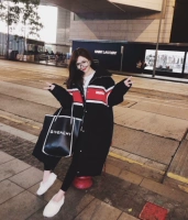 [Miss SASA] tùy chỉnh chữ màu đỏ quá khổ oversi dài Hàn Quốc phiên bản của bánh mì dịch vụ quần áo cotton áo khoác kaki lót lông nam