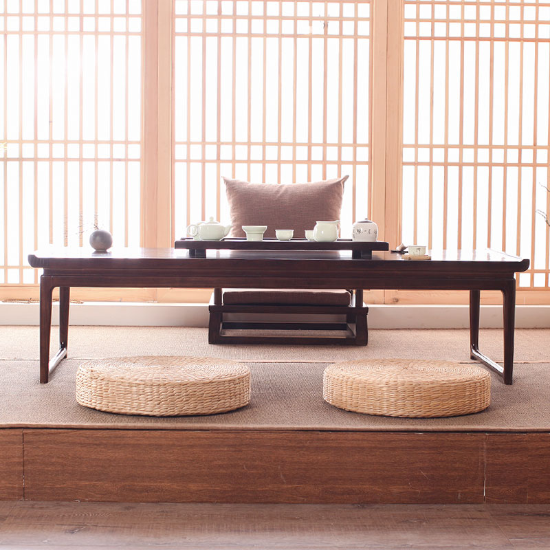 Большой низкий стол. Татами стол Япония. Японский столик. Журнальный столик в японском стиле. Стол в японском стиле.
