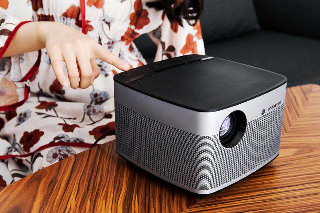 居家无屏新宠,极米h2投影仪