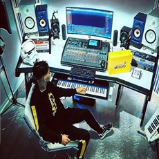 Китайский столик 实木琴桌编曲工作台音乐制作录音棚桌midi键盘桌音频工作台电钢桌