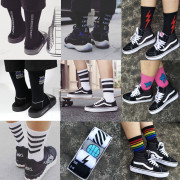 4 đôi món quà đóng hộp cao cấp maple leaf socks nữ Châu Âu và Mỹ xu hướng đường phố vớ skateboard nam hip-hop cao đẳng vớ thủy triều