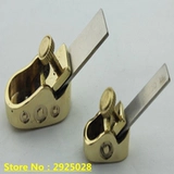 Разнообразная медная скрипка, пианино, медные металлические столярные изделия