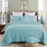 Khăn trải giường màu xanh lá cây trải giường ba bộ thêu màu rắn bao gồm chăn bông quilting điều hòa không khí là màu của sợi