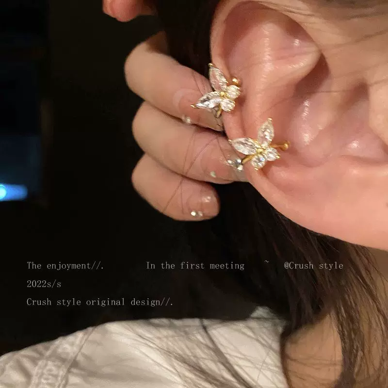 Sophisticated ear clips with zircon, earrings, no pierced ears, light luxury style