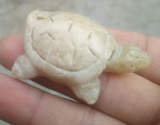 Украшения на шею 民国细致雕刻的长寿玉龟摆件挂件 古玉老玉包老保真 000676