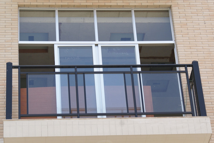 厂家直销帕达龙夹玻璃铝合金栏杆阳台楼梯扶手 飘窗围栏pad