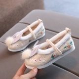 2024 Guofeng Новая девочка, вышитая туфли, зимняя девочка Hanfu обувь детская кролик и кроличья одежда для одежды для одежды.