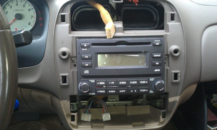 Đầu xe ô tô CD chỉnh âm thanh Haima Fumei thành Haifuxing 323 Mazda AUX âm thanh xe đặc biệt - Âm thanh xe hơi / Xe điện tử