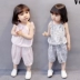 2018 mùa hè mới nữ bé phù hợp với 1 2-3 tuổi trẻ em của sling băng lụa hai mảnh quần áo trẻ em cô gái mùa hè ăn mặc