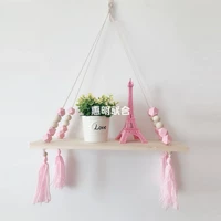 Розовая деревянная табличка