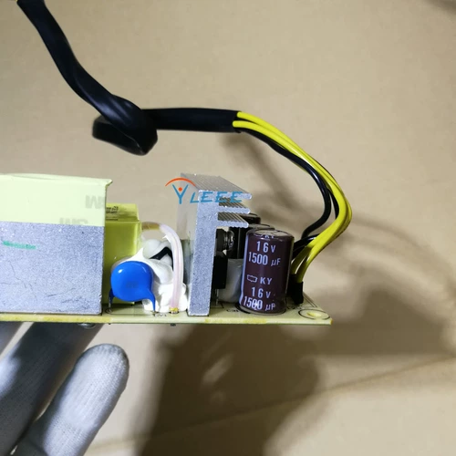 Переключатель имеет встроенную модель APD модели APD: NW-65C12 12V5.4a