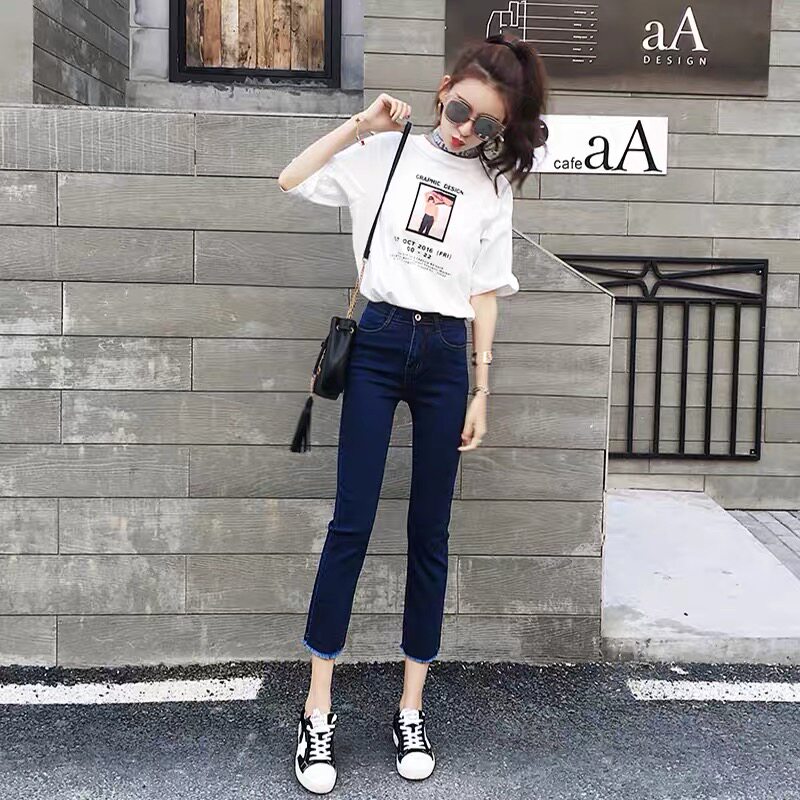 Dark blue straight-leg jeans for women's summer 2022, a new thin style for petite women with an 80% to 90% cigarette tube details Picture