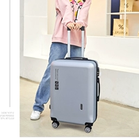 Роскошное серебро в британском стиле.