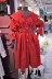 Chống mùa giải phóng mặt bằng 2018 mới thời trang triều ve áo đơn ngực lỏng phần dài áo gió màu đỏ áo khoác nữ mùa xuân và mùa thu áo dạ nữ Trench Coat