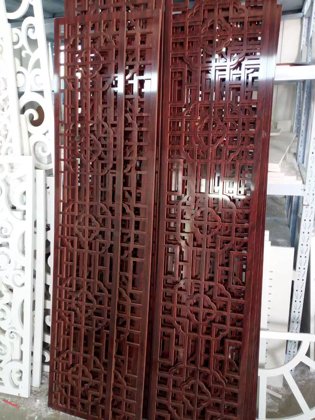 Текстильная плитка PVC для гостиной с резьбой цветка, центральноевропейский проход, потолочная цветочная решетка, современная перегородка, крыльцо фона, настенный экран