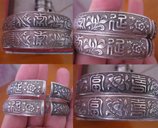 Украшения на руку 延年益寿富贵神仙字纹老银手镯1对 老银手圈老银镯重66.2克210812