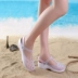Mùa hè 2018 giày lỗ mới của phụ nữ dép nữ y tá màu trắng Giày dép đi biển Baotou dép đi trong nhà