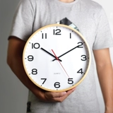 Северные висячие часы гостиная сплошные дерево Простые современные творческие часы висят часы 12 -тихий тихий спальня домашние кварцевые часы