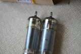 В 1950 -х годах Mullard EL84 KM4 Редкий WhyTeleaf Factory Generation Generation 6p14 6bq5