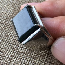 Украшения на руку 良玉正品 天然俄罗斯碧玉墨玉戒指男士扳指天然玉石银镶玉马鞍戒