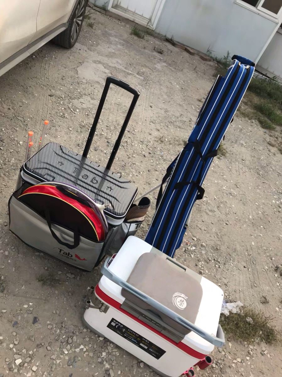 数码家电多功能拉杆钓箱,时尚与实用兼顾随着钓鱼这项运动的不断普及