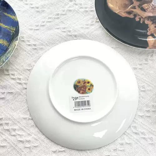 Van Gogh Art Experience Hall в продаже костяных фарфоровых тарелок.