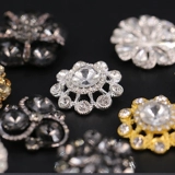 Металлические меховые кнопки Black Fashion High -Agrade Decorative Женский лепесток из алмазного алмаза аксессуары для пряжки