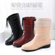 Mùa thu và mùa đông mưa giày nữ ống thời trang cộng với nhung mưa giày bếp bộ giày cao su dành cho người lớn