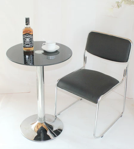 Модная выставка договорится о заливном стеклянном столике за круглым столом, несколько углов стола, стола, журнальный столик, журнальный столик маленький круглый столик