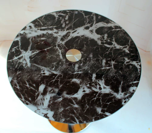 Модная выставка договорится о заливном стеклянном столике за круглым столом, несколько углов стола, стола, журнальный столик, журнальный столик маленький круглый столик