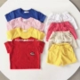 RQMM Hàn Quốc Trẻ em Mặc tại chỗ Trẻ em Crayon Shinchan Thêu Cotton Quần short tay ngắn Đặt quần áo mẫu giáo - Phù hợp với trẻ em cửa hàng quần áo trẻ em