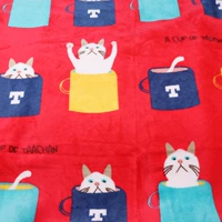 Красная чашка кошка