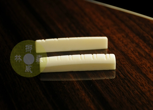 Двенадцать струн народных гитарных кодов гитарных кодов коровьи взрыв костяная подушка 12 струнная деревянная гитара вверх и вниз подушки, чтобы купить один бесплатно